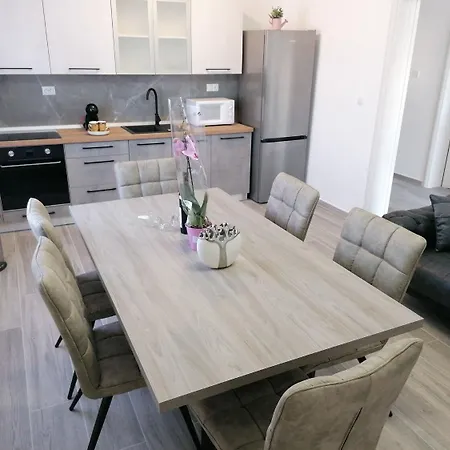 Apartman Lilac- 100m From *