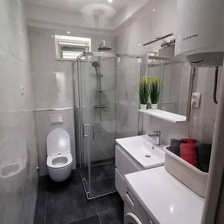 Lilac- 100m From Apartman Trogir