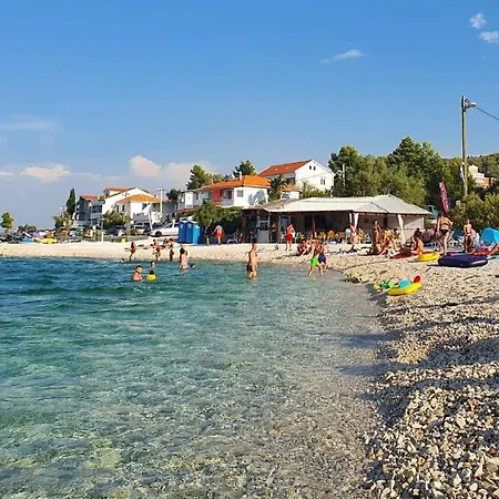 Lilac- 100m From Apartman Trogir
