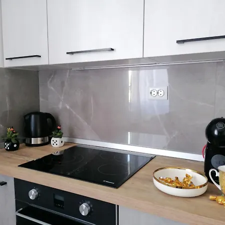 Lilac- 100m From Apartment Trogir